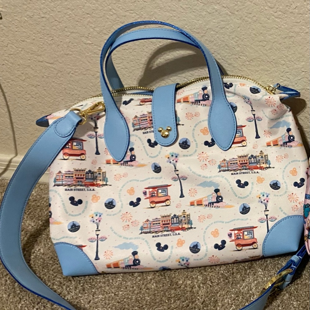 Stoney Clover Lane Main Street Disney Pouchette 03